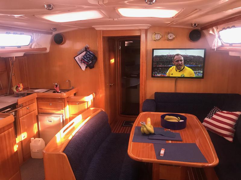Book yachts online - sailboat - Bavaria 46 - Evita - rent