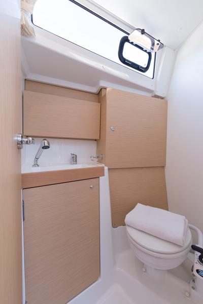 Book yachts online - sailboat - Hanse 418 - Dafne - rent