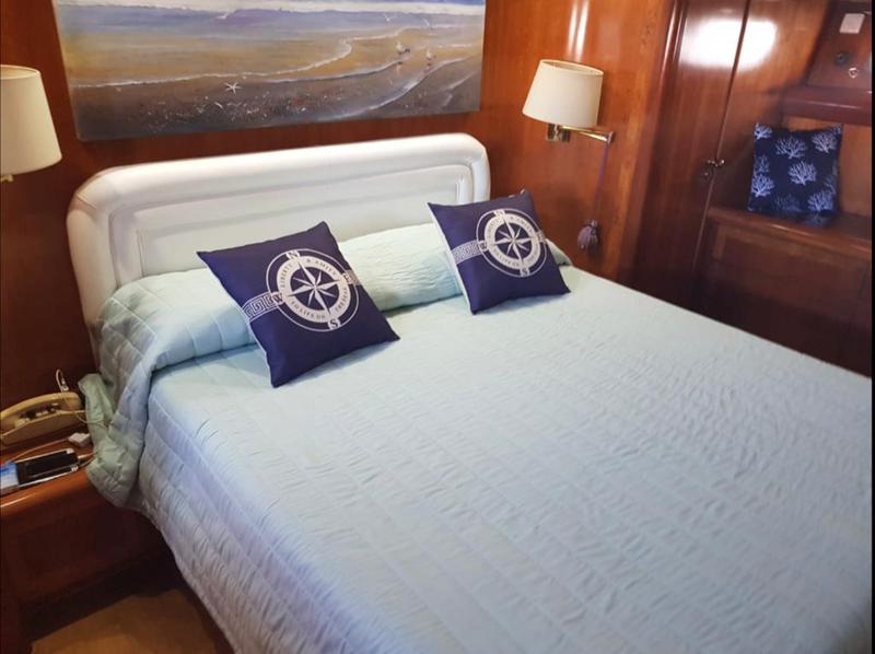 Book yachts online - motorboat - Canados 24 - Felicità - rent