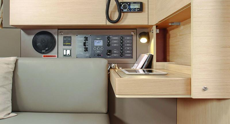 Book yachts online - sailboat - Oceanis 35.1 - Chez Black - rent