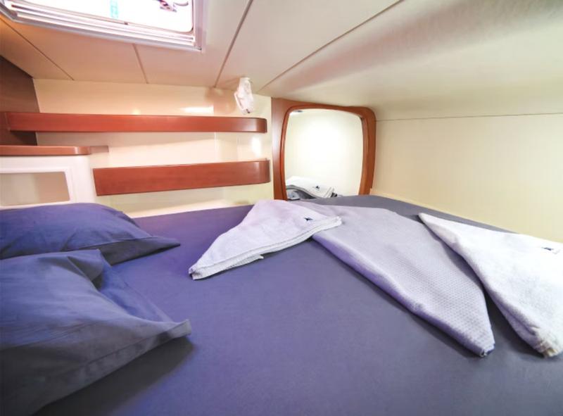 Book yachts online - catamaran - Leopard 43 - Sail Capella - rent