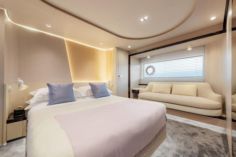 Book yachts online - motorboat - Azimut 78 Flybridge - VIVA - rent