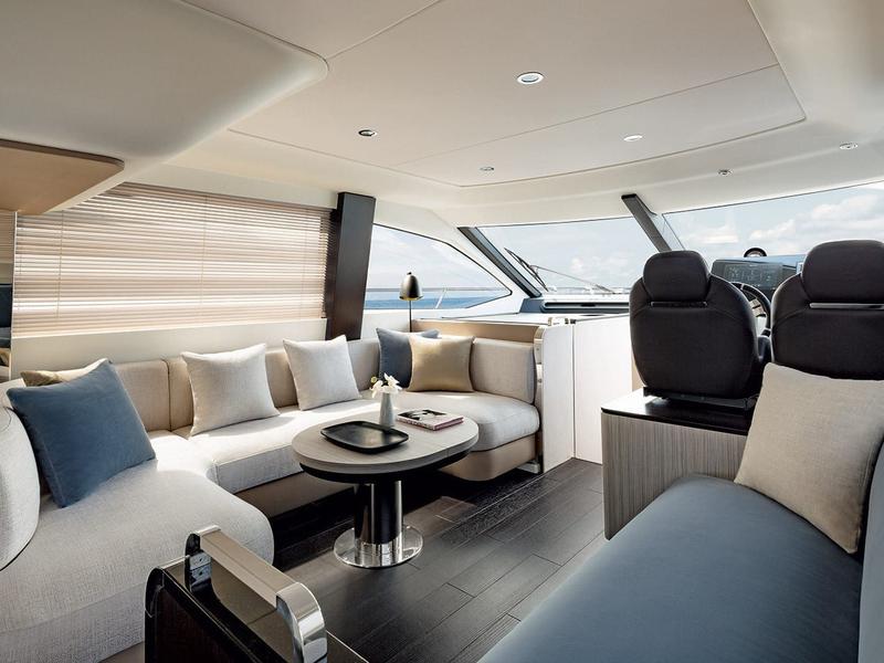 Book yachts online - motorboat - Azimut 55 Flybridge - Be Happy - rent