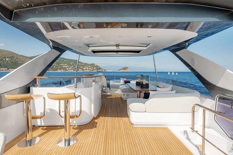 Book yachts online - motorboat - Azimut 78 Flybridge - OMR Group - rent