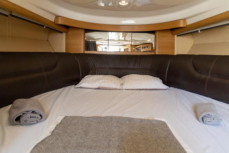 Book yachts online - motorboat - Cranchi Endurance 41 - SUMMER BREEZE - rent