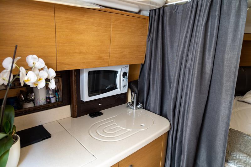 Book yachts online - motorboat - Cranchi Endurance 41 - SUMMER BREEZE - rent