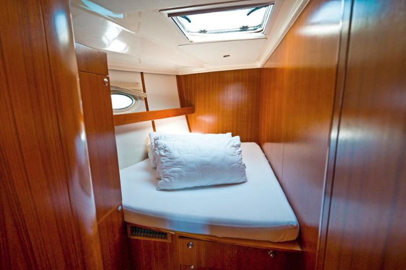 Book yachts online - sailboat - Elan 514 Impression - MGV Treaton - rent