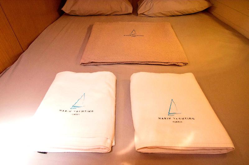 Book yachts online - sailboat - Bavaria Cruiser 45 - My Wind - rent