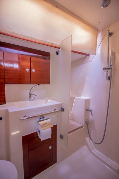 Book yachts online - sailboat - Hanse 400 - Gaia - rent