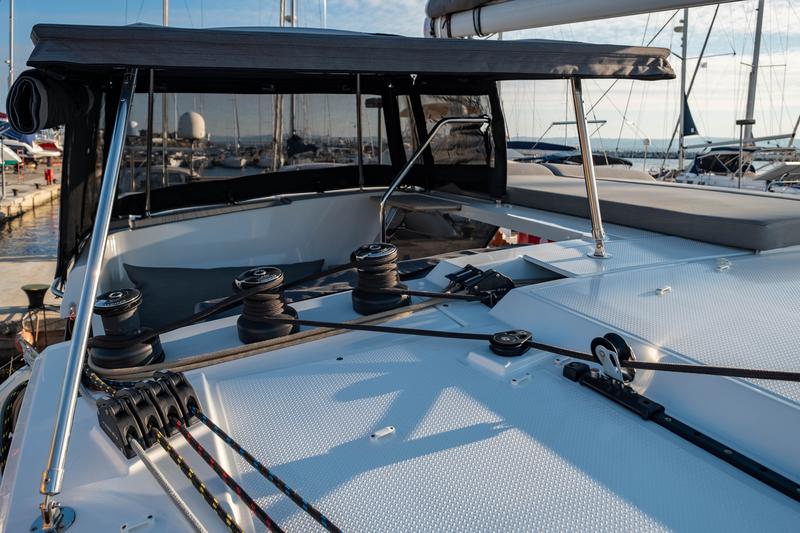 Book yachts online - catamaran - Fountaine Pajot Isla 40 - Artemis  - rent