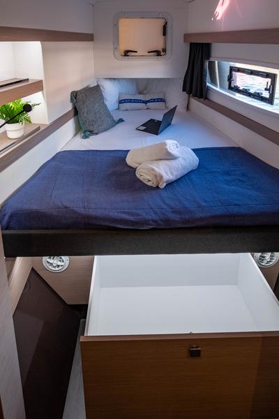 Book yachts online - catamaran - Fountaine Pajot Isla 40 - Artemis  - rent