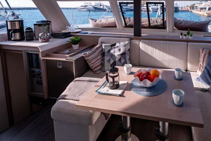 Book yachts online - catamaran - Fountaine Pajot Isla 40 - Artemis  - rent