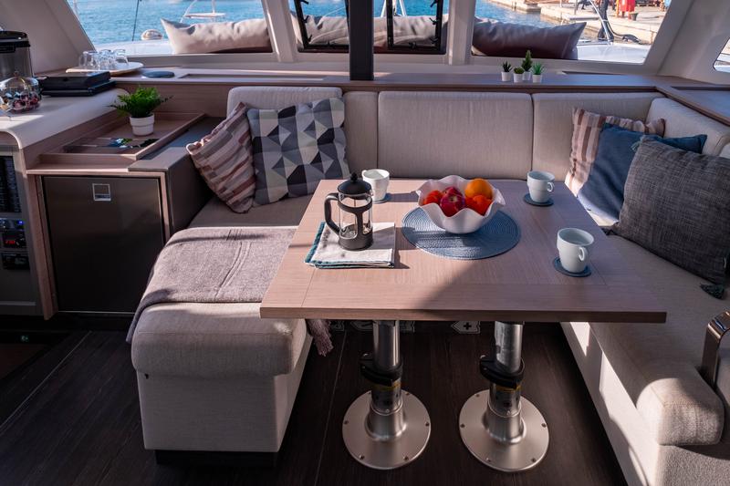 Book yachts online - catamaran - Fountaine Pajot Isla 40 - Artemis  - rent