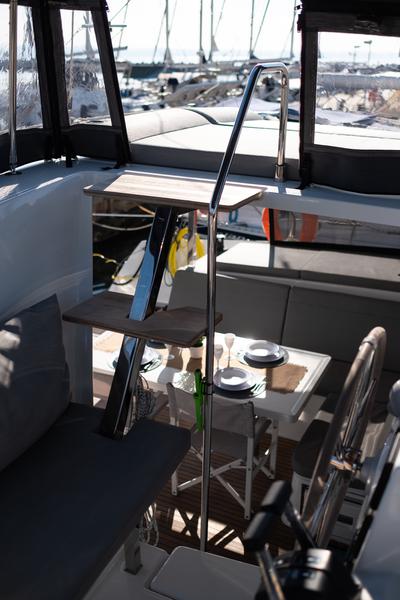 Book yachts online - catamaran - Fountaine Pajot Isla 40 - Artemis  - rent