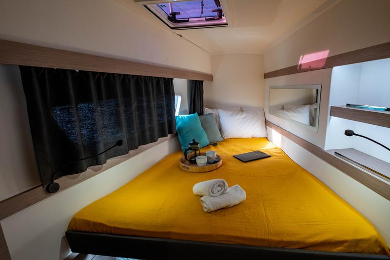 Book yachts online - catamaran - Fountaine Pajot Isla 40 - Artemis  - rent