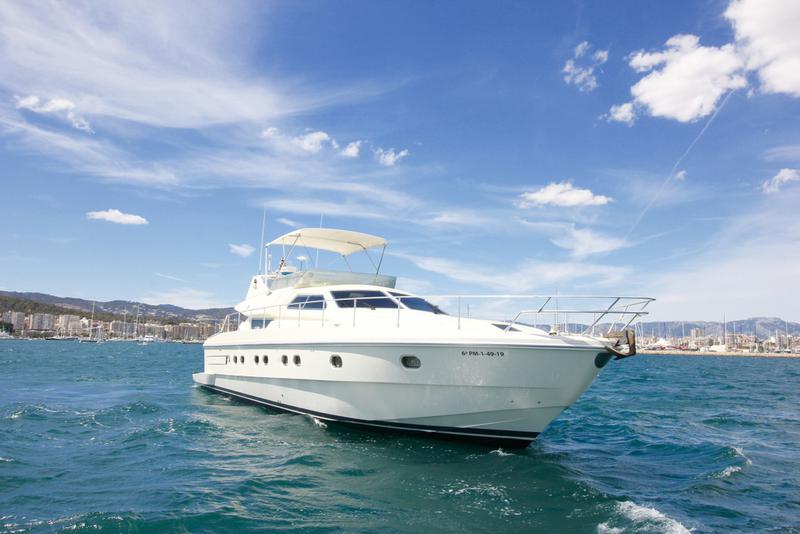 Book yachts online - motorboat - Ferretti 175 FLY - Tres Sirenas - rent