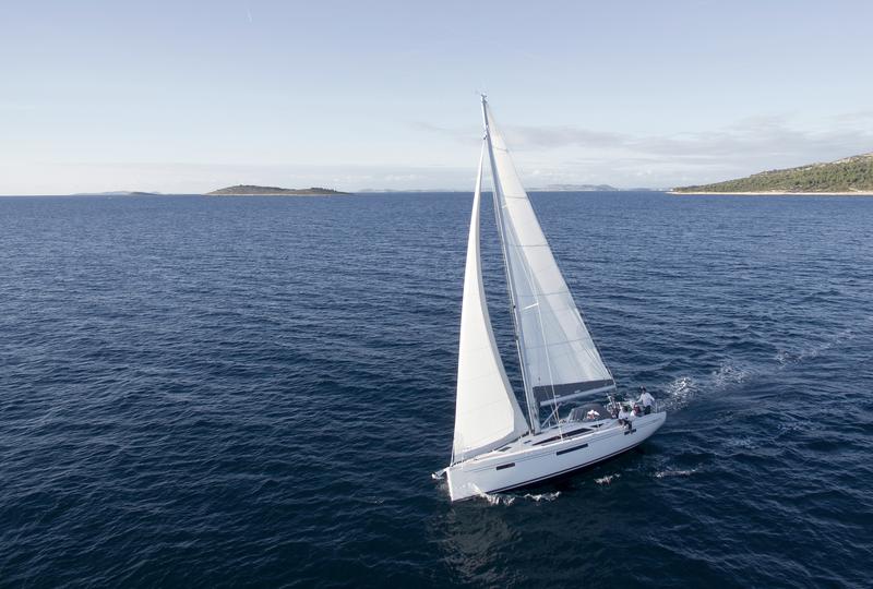 Book yachts online - sailboat - More 40 - Hanunia - rent
