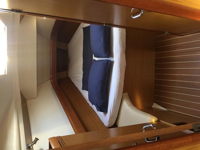 Book yachts online - sailboat - Sun Odyssey 42 i - TEMPO - rent