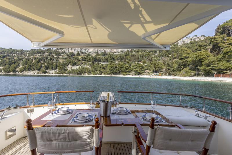 Book yachts online - motorboat - Belliure 44 MY - ROBUSTO - rent