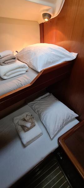 Book yachts online - sailboat - Bavaria 42 - Chimera - rent