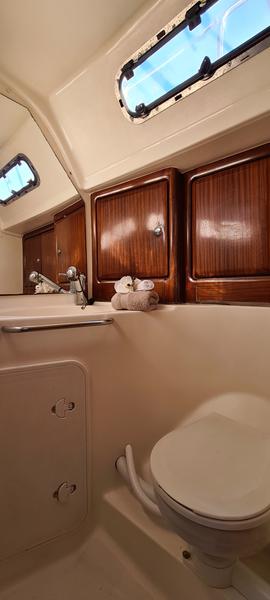 Book yachts online - sailboat - Bavaria 42 - Chimera - rent