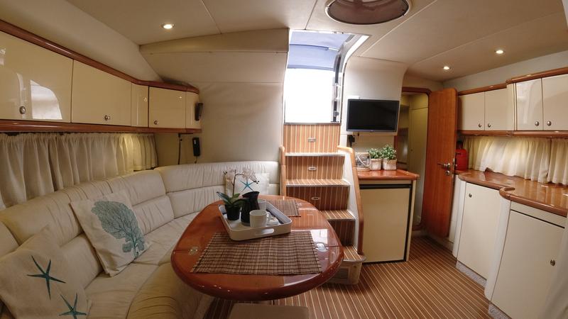 Book yachts online - motorboat - Sunseeker Portofino 40 - Maxim - rent