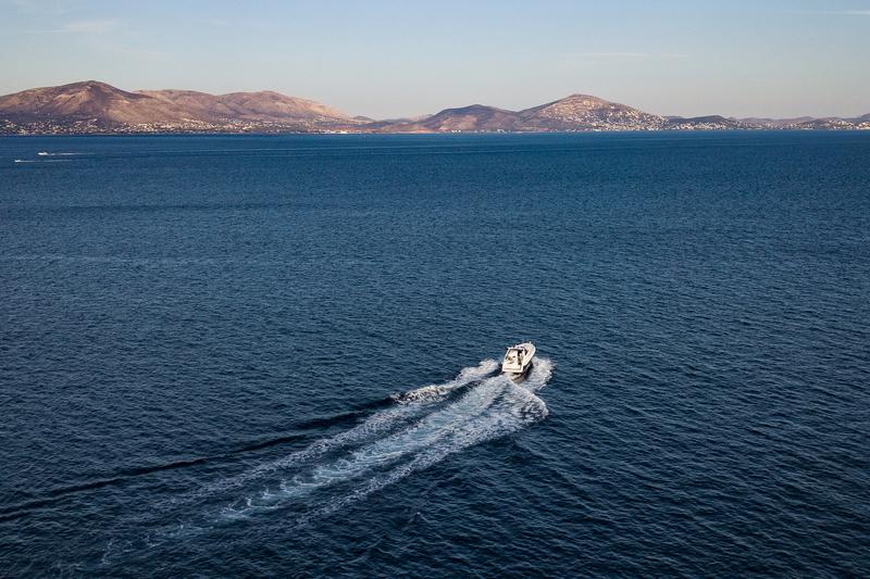 Book yachts online - motorboat - Sunseeker Portofino 40 - Maxim - rent