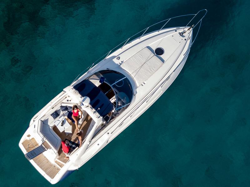 Book yachts online - motorboat - Sunseeker Portofino 40 - Maxim - rent