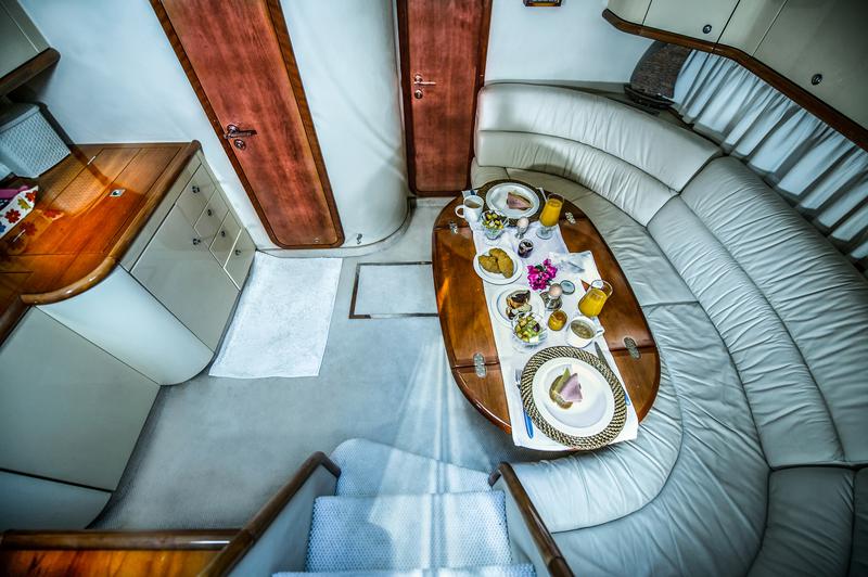 Book yachts online - motorboat - Sunseeker Portofino 40 - Maxim - rent