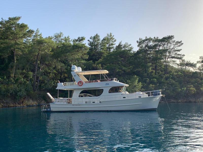 Book yachts online - motorboat - SES Yacht Trawler 55 - Atil - rent