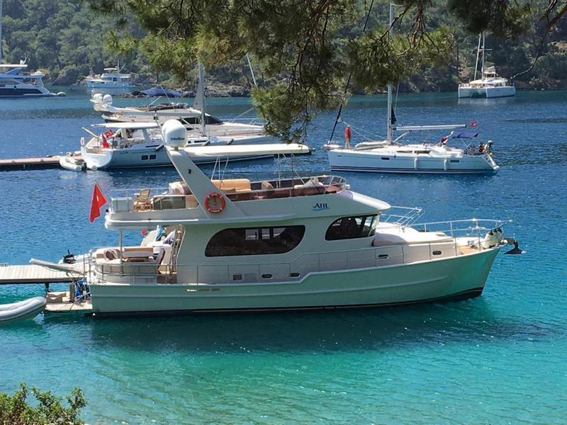 Book yachts online - motorboat - SES Yacht Trawler 55 - Atil - rent