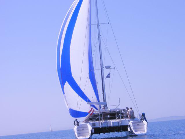 Book yachts online - catamaran - Privilege 45 - Laura - rent