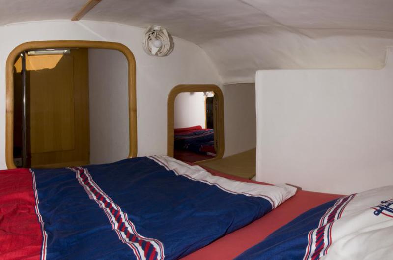 Book yachts online - catamaran - Privilege 45 - Laura - rent