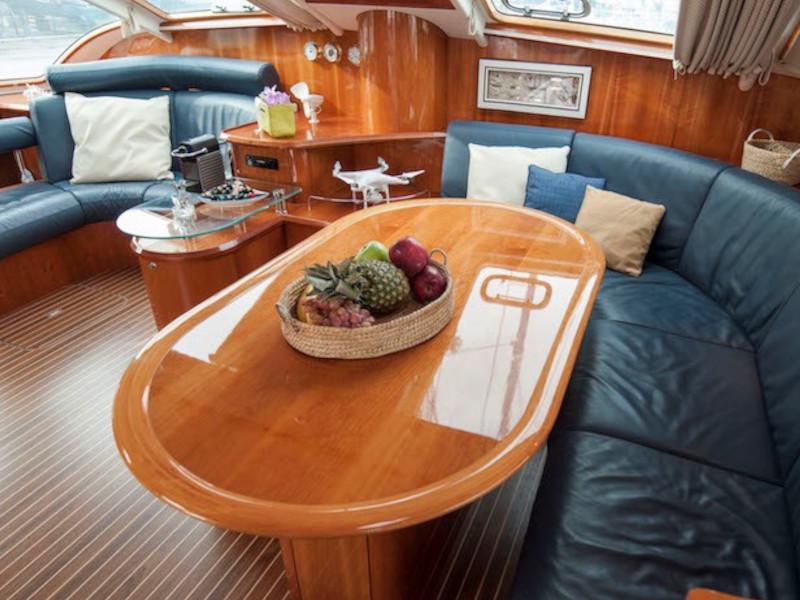 Book yachts online - catamaran - Privilege 495 - True Love - rent