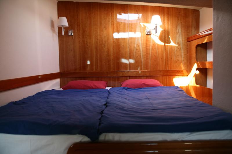 Book yachts online - catamaran - Privilege 495 - True Love - rent