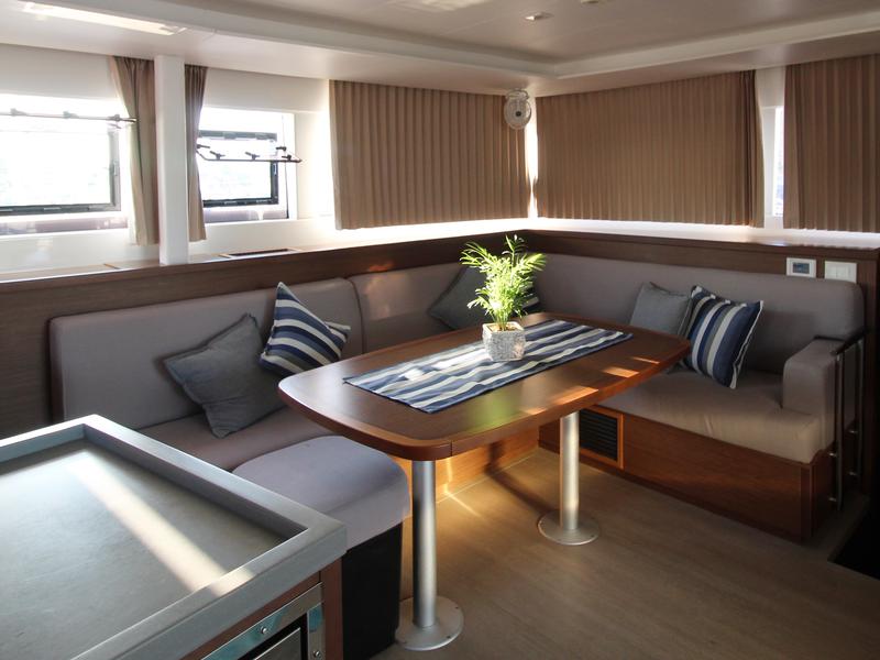 Book yachts online - catamaran - Lagoon 450 - Aris - rent