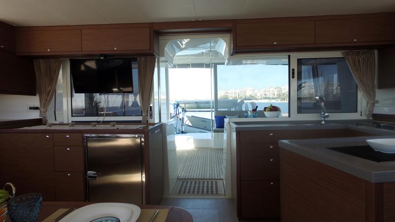 Book yachts online - catamaran - Lagoon 450 - Aris - rent