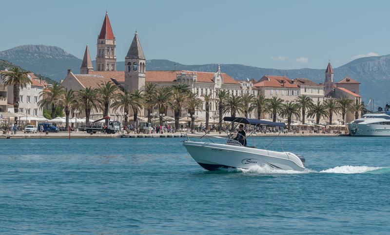 Book yachts online - motorboat - Saver 650 - no name - rent