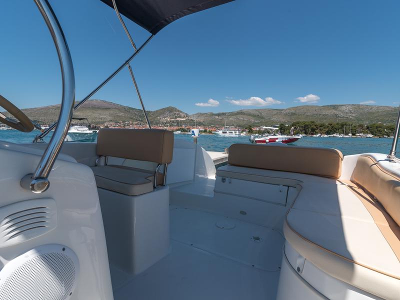 Book yachts online - motorboat - Saver 650 - no name - rent