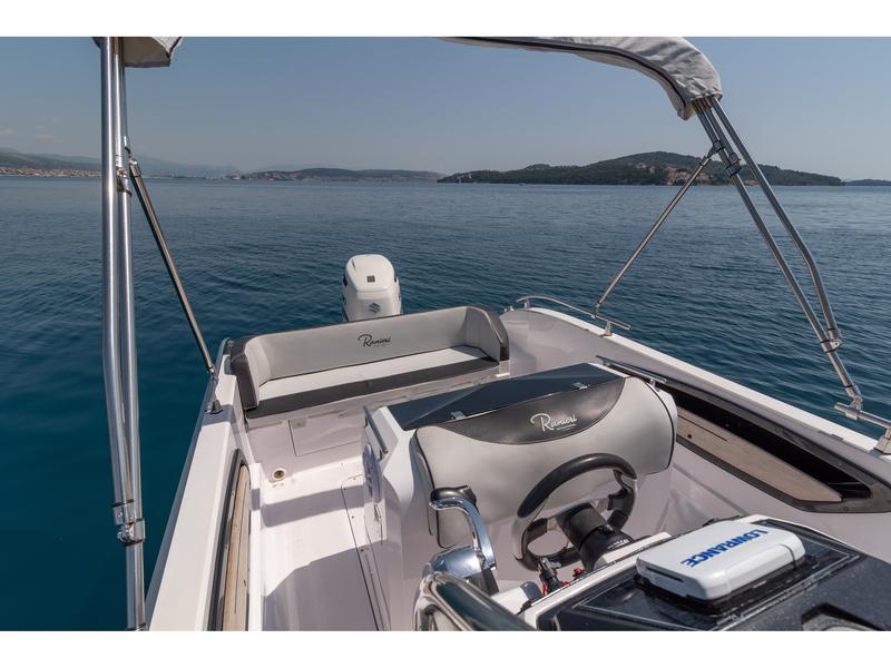 Book yachts online - motorboat - Ranieri Voyager 23S - no name - rent