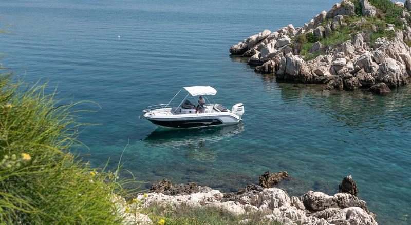 Book yachts online - motorboat - Ranieri Voyager 23S - no name - rent
