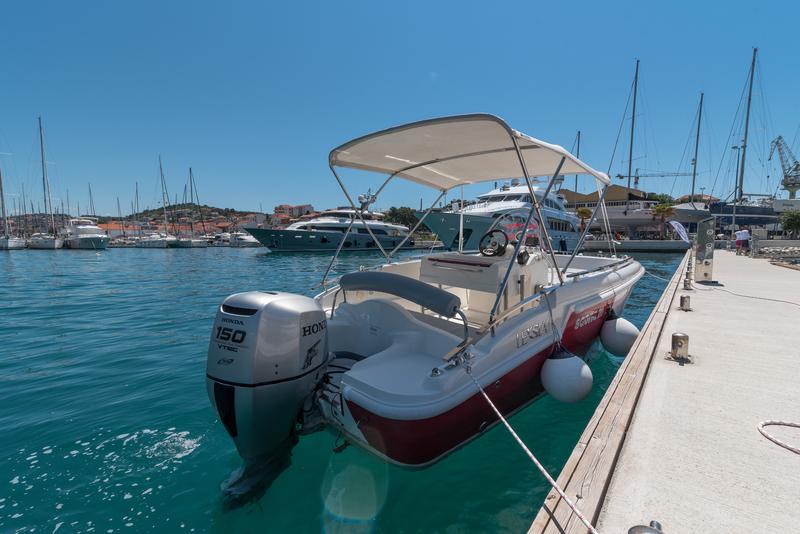 Book yachts online - motorboat - Lexia Saona 20 - no name - rent