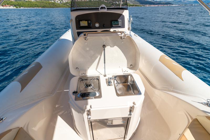 Book yachts online - motorboat - BSC 85 - no name - rent