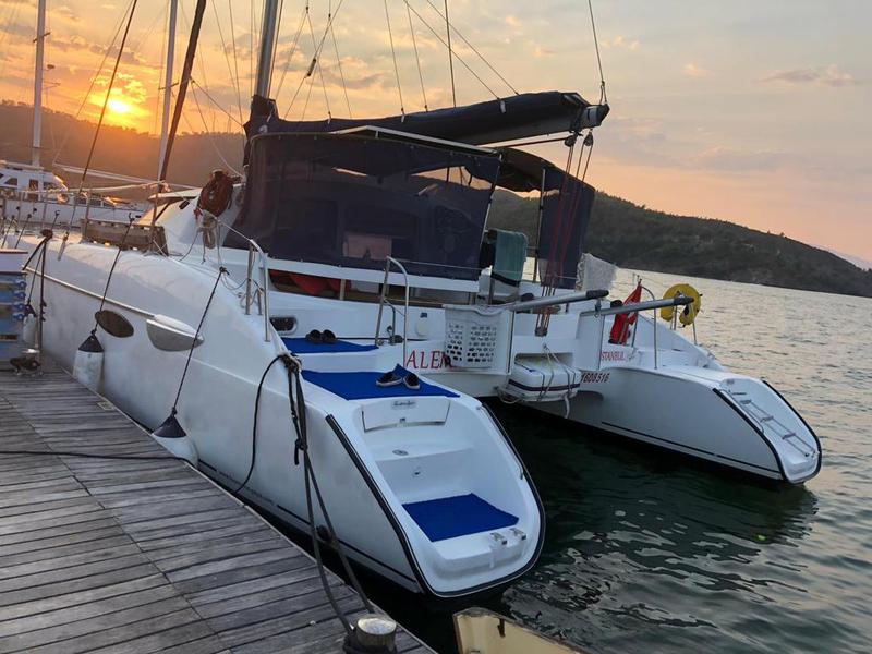 Book yachts online - catamaran - Fountaine Pajot Lavezzi 40 - Odinn - rent
