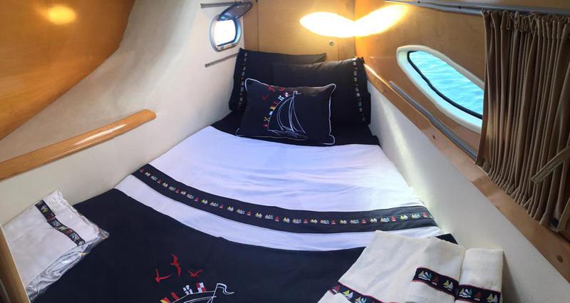 Book yachts online - catamaran - Fountaine Pajot Lavezzi 40 - Odinn - rent