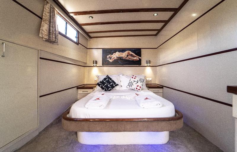 Book yachts online - other - Gulet - Azura - rent