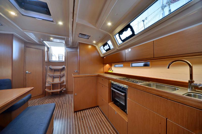 Book yachts online - sailboat - Bavaria 46 Cruiser - Aelia - rent