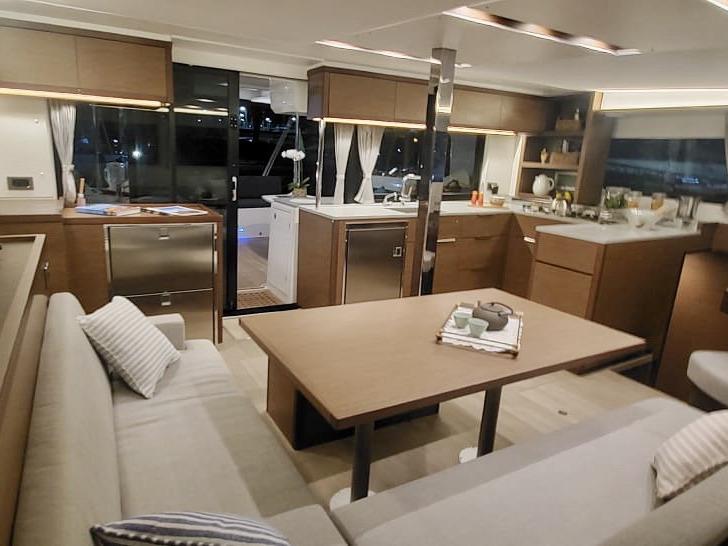 Book yachts online - catamaran - Lagoon 46 OW - BYC PARATY  - rent