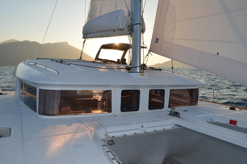 Book yachts online - catamaran - Lagoon 400 S2 - BOA VIDA - rent