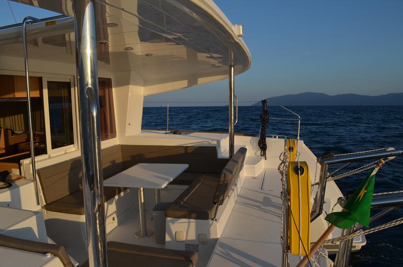 Book yachts online - catamaran - Lagoon 400 S2 - BOA VIDA - rent